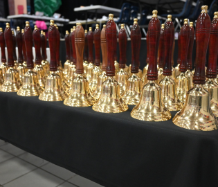 Hand bells 